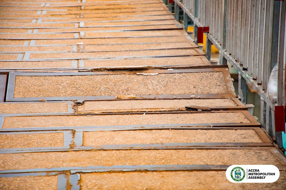 Accra Mayor orders temporary closure of Kaneshie footbridges over safety concerns